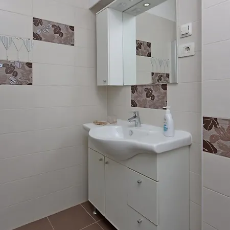 Apartment With Parking Space Icici, Opatija - 14155