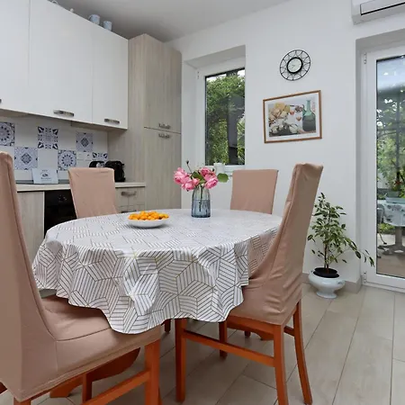 Apartment With Parking Space Icici, Opatija - 14155